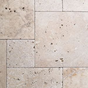 Carrelage en travertin "Easy brossé - Set Opus Romain"
