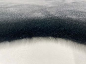 Petit tapis fausse fourrure noir
